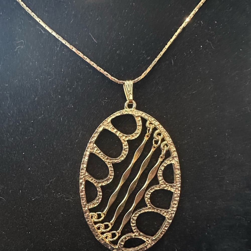 Napier Gold-Tone Oval Pendantb Necklace 30" - Picture 4 of 5